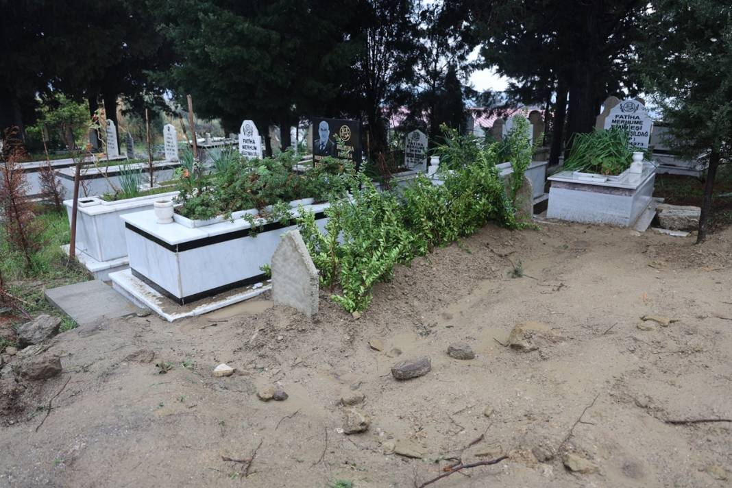 Eski belediye başkanının kahreden sonu: Oğlu baltayla öldürdü 1